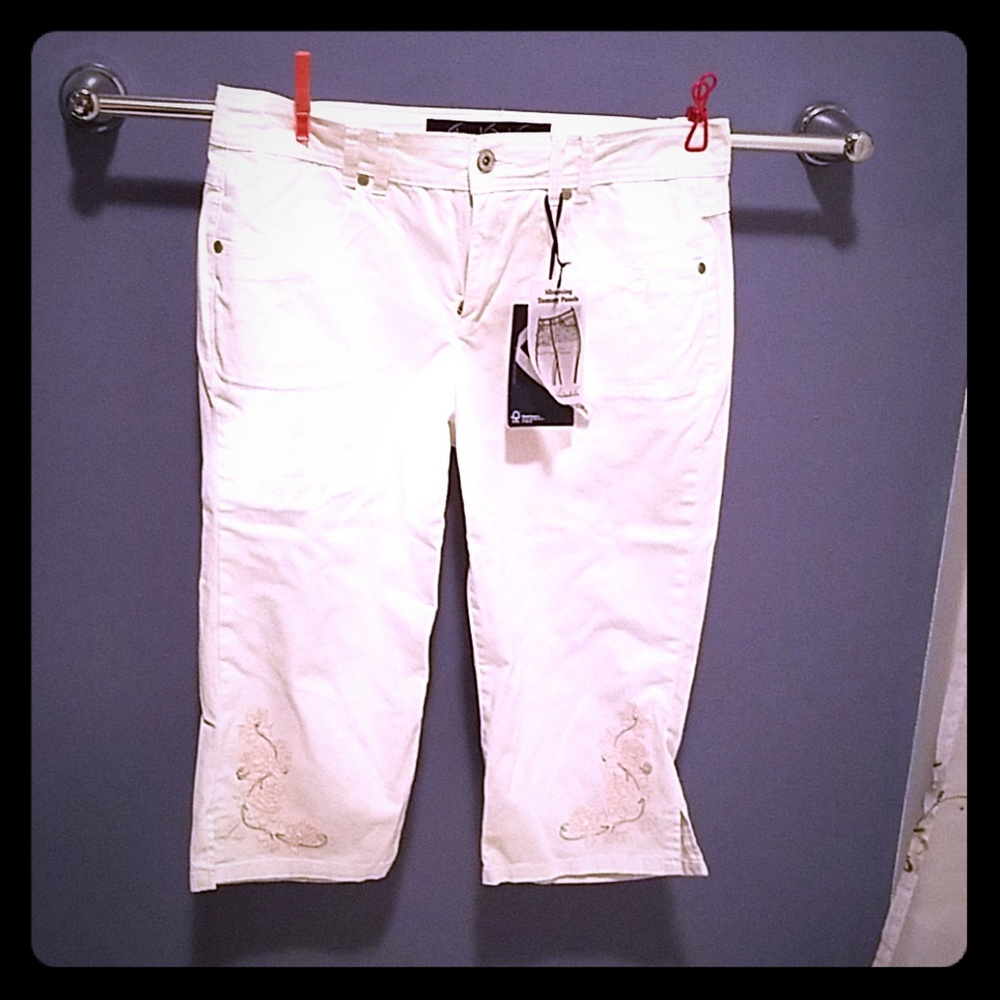 White capris brand-new